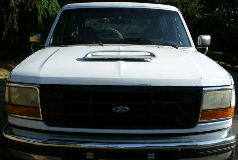 1992 Ford Bronco - Subaru hood scoop placement.