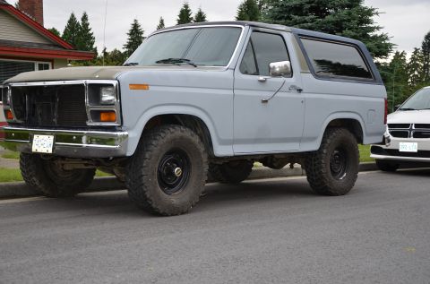 1984 Ford Bronco - This Ford Bronco appears to be from the early 1980s, possibly a 1980 model, with modifications.