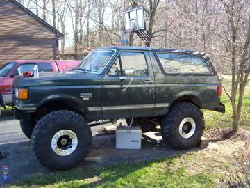 1989 Ford Bronco - This 1989 Ford Bronco is modified with a significant lift and large off-road tires.