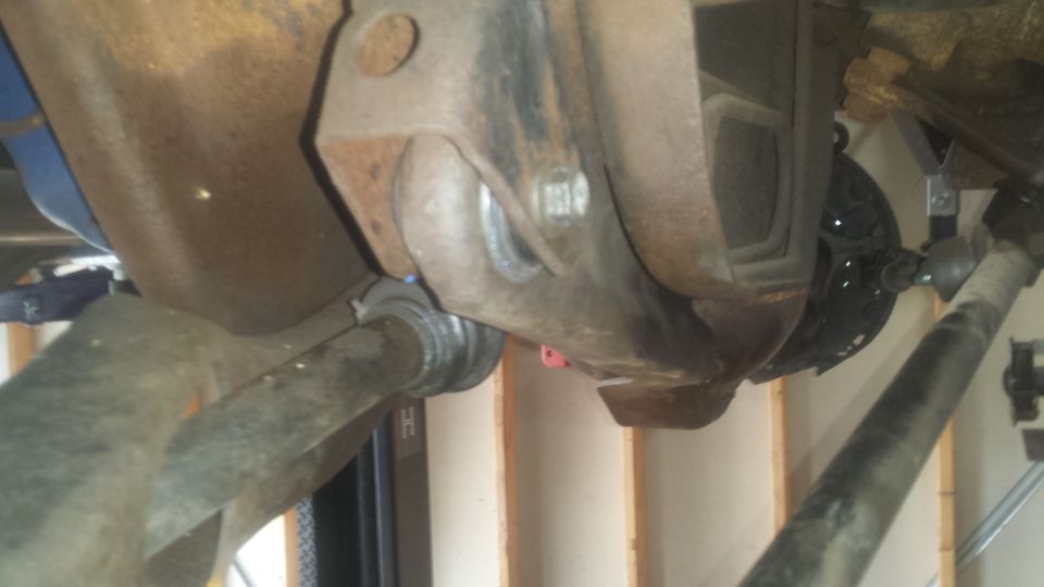 Front frame, axle, and suspension of a truck from underneath