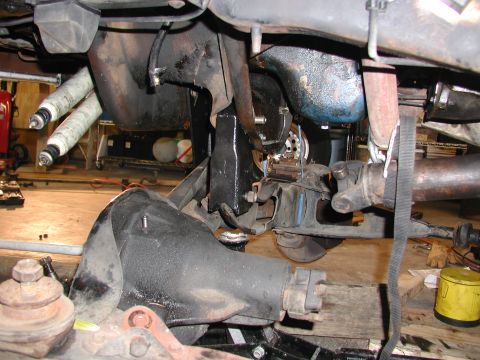 1985 Ford Bronco - driverside bracket installed