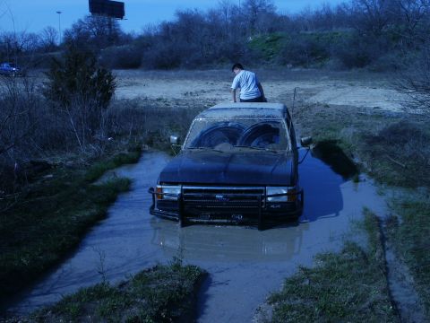 1991 Ford Bronco - Seriously, my disributor got soaked
