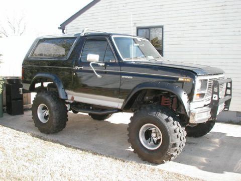 1985 Ford Bronco - bushwacker cutouts