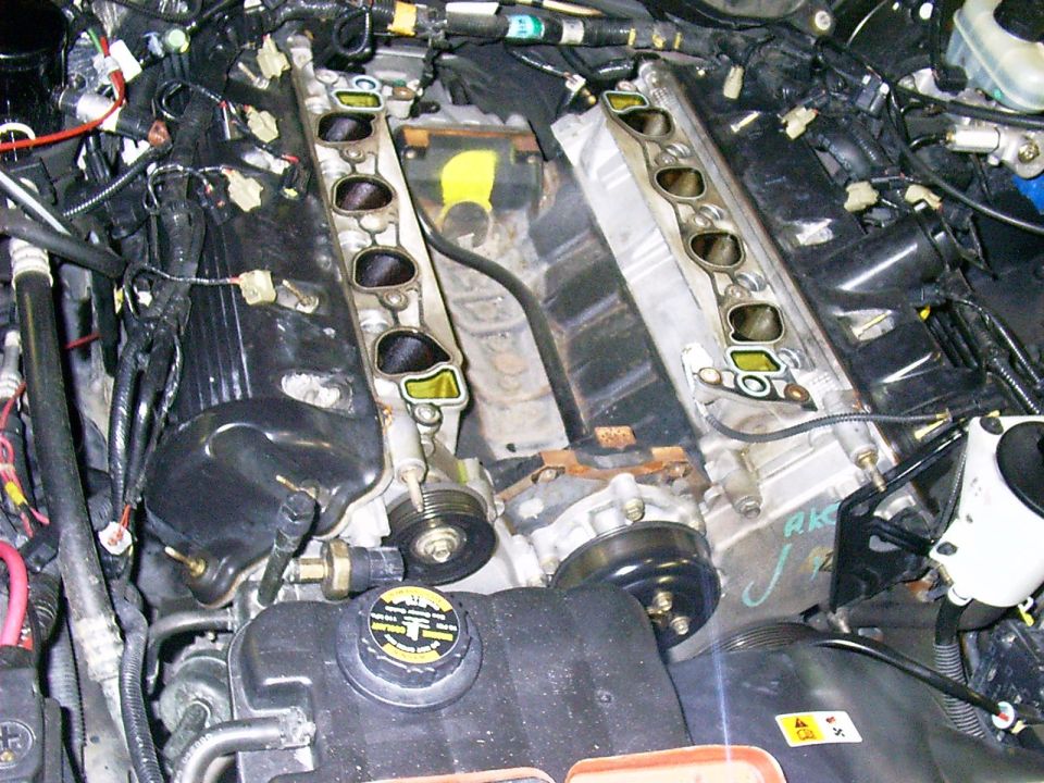 Intake removed, stock shortblock.