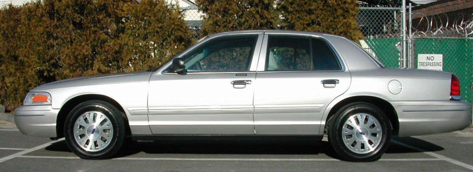 2003 Ford Crown Victoria