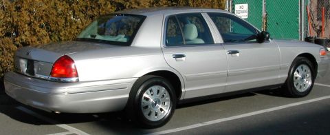 2003 Ford Crown Victoria photo