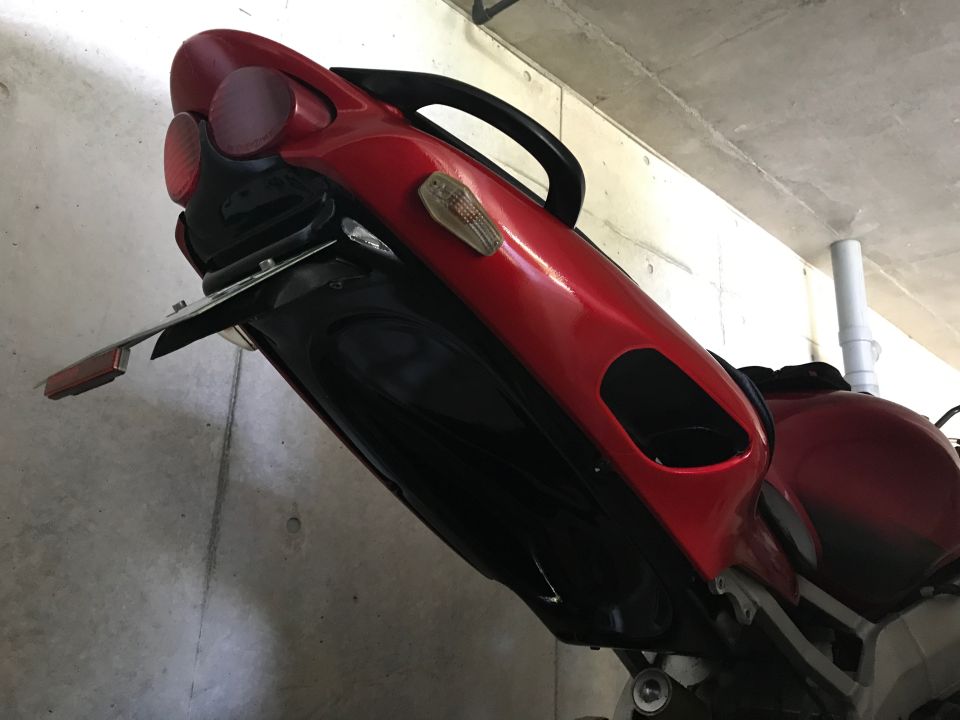 1998 ZX9R rear fairing wrap with 3M dragon fire red and black metallic, gloss black undertail