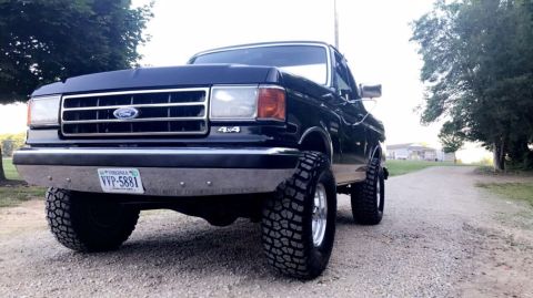 1990 Ford Bronco photo