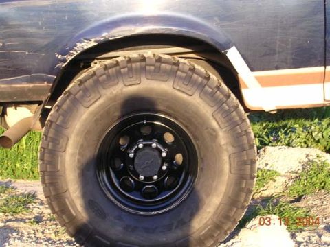 1994 Ford Bronco - again, this is no where near the travl i can get. its gonna be close, but I plan on cutting the tape line to eliminate any doubt