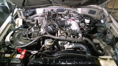 1988 Toyota Land Cruiser - Problems include: - battery terminals & fusible links - antenna mast & unmounted CB antenna base - valve cover & filter adapter leaks - A/C…