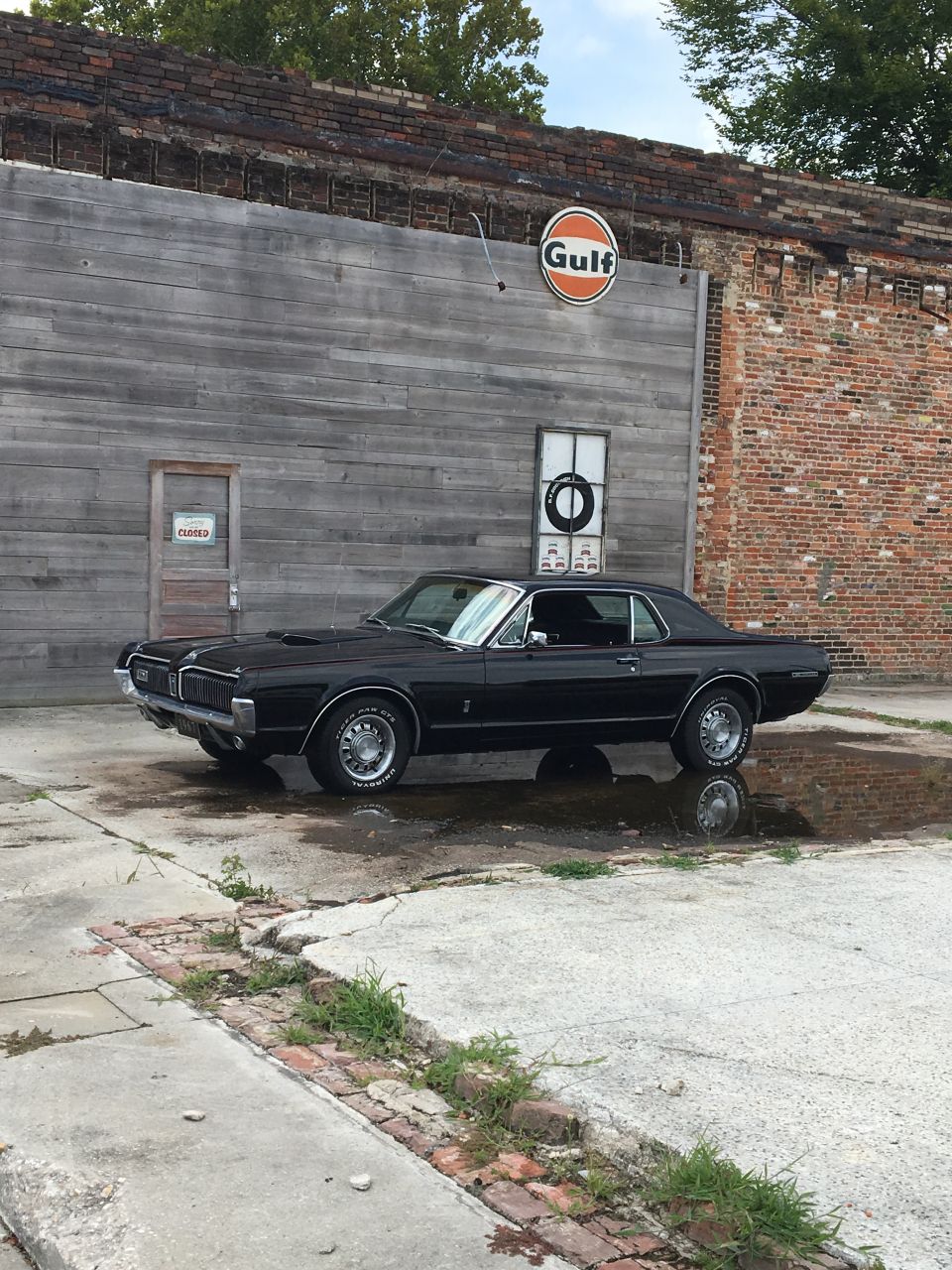 1967 Mercury Cougar, side view, dark color