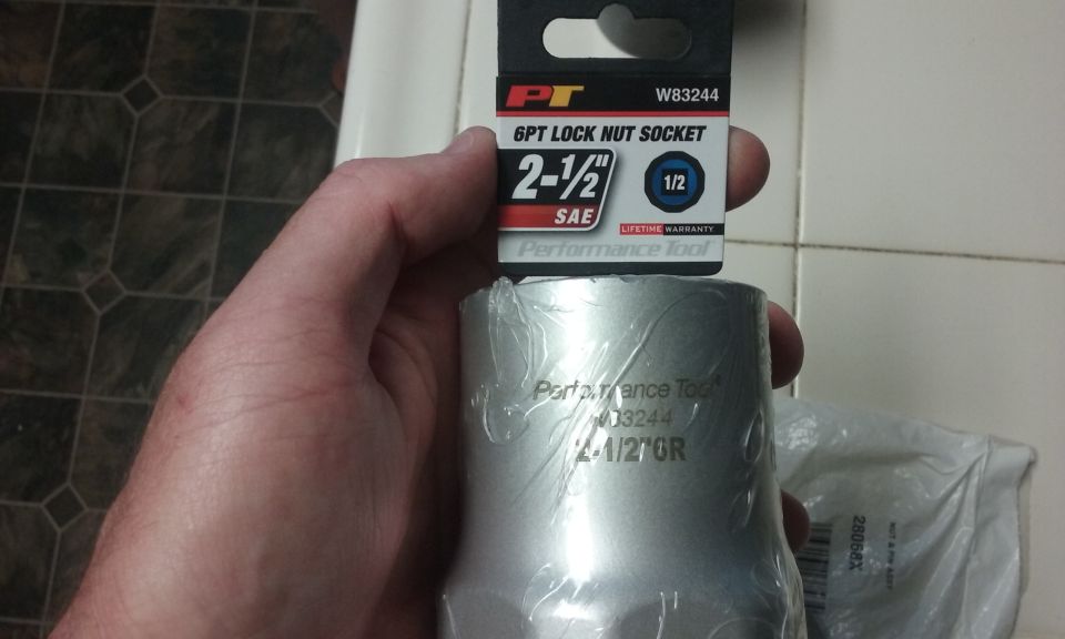 Performance Tool 2-1/2 inch SAE 6pt lock nut socket