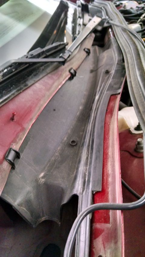 2002 Pontiac Grand Prix - Water deflector GM # 15794785