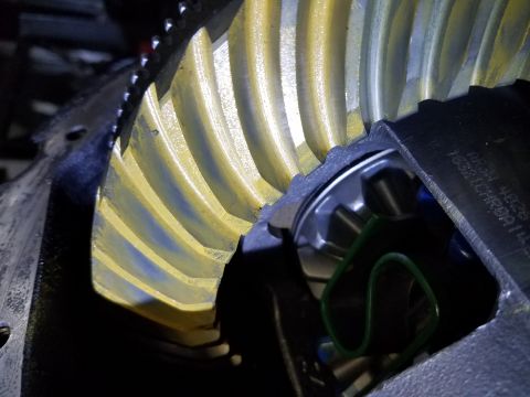1995 Ford Bronco - Differential gears shown in detail, with visible part numbers and markings.