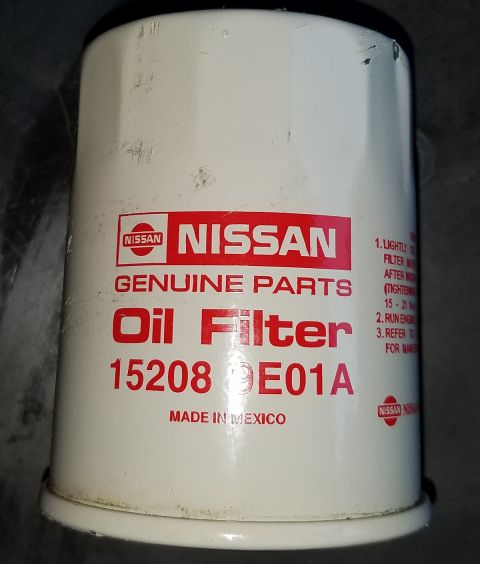 2000 Ford Crown Victoria - Nissan oil filter, part number 15208 0E01A, made in Mexico.