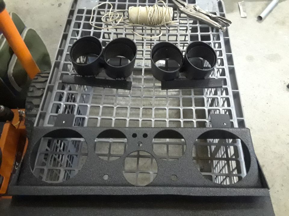 All gauge pods done, and painted.