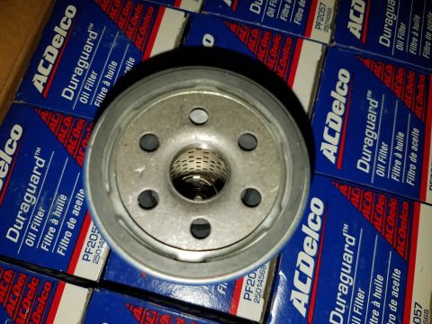 2000 Ford Crown Victoria - An ACDelco Duraguard oil filter is shown with its packaging in the background.