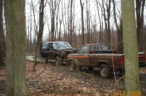 1986 Ford Bronco - Pass the Puddle. Only the bronco goes through. Water to the doors.