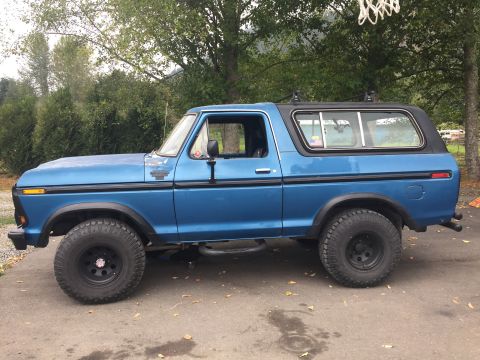 1979 Ford Bronco - Fresh coat of paint on the top