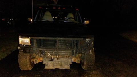 1996 Ford Bronco - I started dismantling the truck in order to work on some rust.