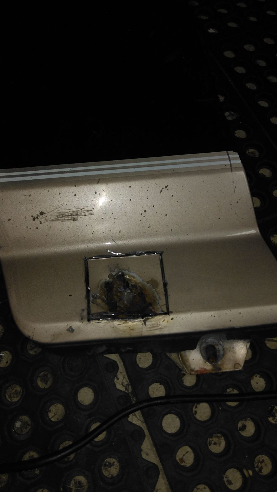 You can see some pretty bad rust here, another Ford ingenious design created a pocket between the outer and inner panel that built up with gunk over time.