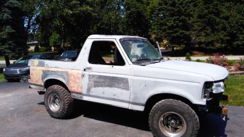 1996 Ford Bronco - First time the top was taken off while I've owned it. What a beautiful site! The top was much lighter than expected, and will be taken off…
