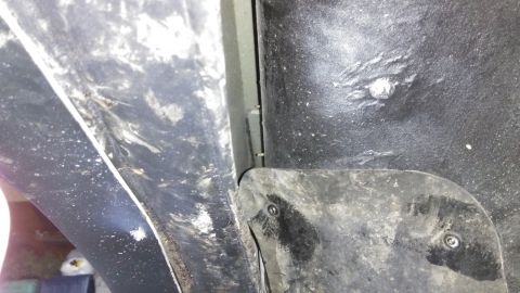 1996 Ford Bronco - I used the old rubber flexy-flares as inner fender flares. This stops mud from piling on the steel wheel arch lip. FID avoided. Very easy t…