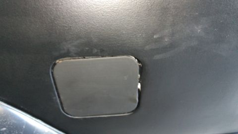 1996 Ford Bronco - Gas flap installed.