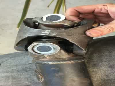 1978 Ford Bronco - The U-joints are loose in the H Yoke, which means the H Yoke needs to be replaced.