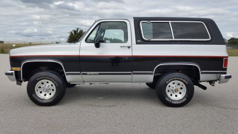 1995 Ford Bronco photo