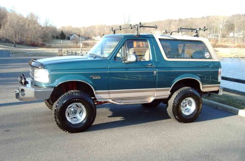 1996 Ford Bronco photo