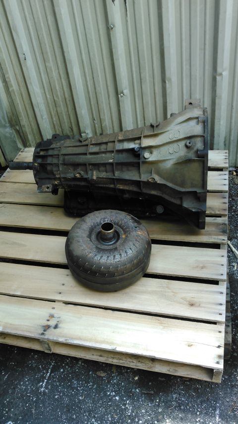 1996 Ford Bronco - goodbye old tranny. you served me well. i originally pulled the tranny because i had a bad rear main seal leak and i already had the t-case…