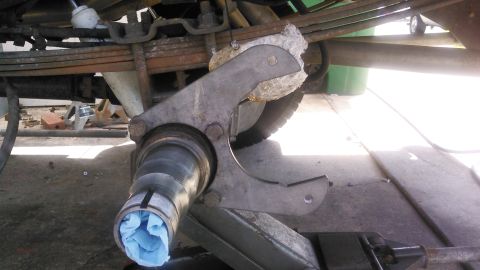 1990 Ford F-250 - i bolted on the new caliper mounting plate to mock everything up