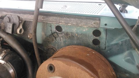 1996 Ford Bronco - i used a 1" hole saw to cut the corners. i couldnt do the bottom left hole due to the angle.