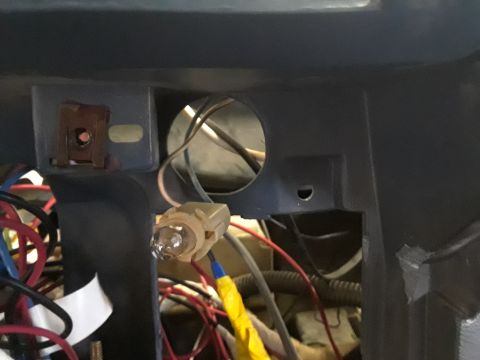 1985 Ford Bronco - Stock 4x4 indicator lamp needs a place to go