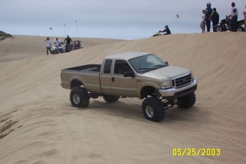 2000 Ford F-450 - CLIMBING HILLS AT PISMO