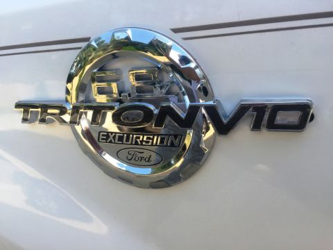 2000 Ford Excursion photo