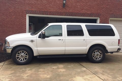 2000 Ford Excursion photo