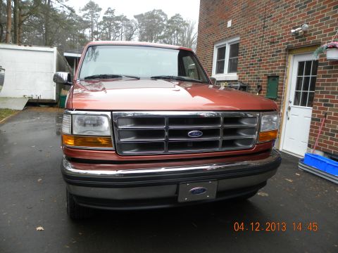 1988 Ford Bronco - This Ford F-150 truck has a distinctive grille that indicates a model year between 1992 and 1996.