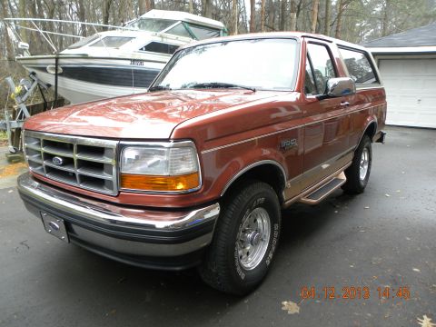 1988 Ford Bronco - This Ford Bronco appears to be from the 1992-1996 generation, not 1988.