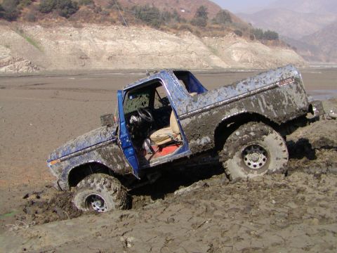 2000 Ford F-450 - Gil hit the brakes about 10 feet before going down