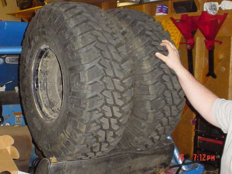 1983 Ford Bronco - my new tires 35x12.5015 Goodyear MTR