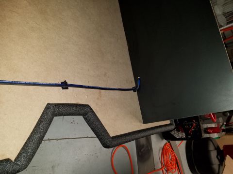 1994 Ford Bronco - Insulated pipe and blue wiring are visible, with a watermark for Supermotors.net at the bottom right.