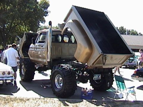 1995 Ford Bronco - My brother-in-laws friends truck. 79 460 44's tilt front end.