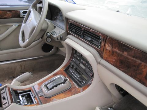1985 Jaguar XJ6