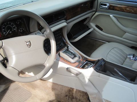 1985 Jaguar XJ6