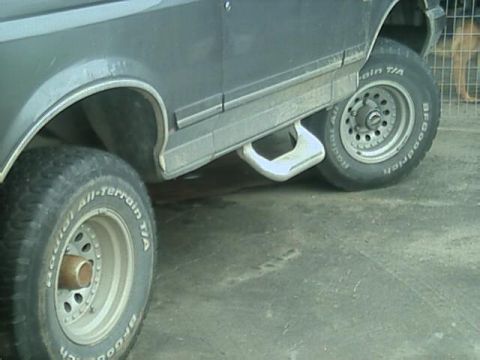 1989 Ford Bronco - steps