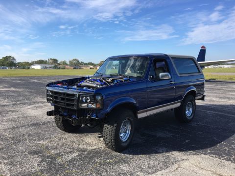 1996 Ford Bronco photo