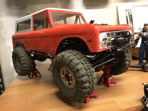1989 Ford Bronco - This RC model's body style resembles a 1966 Ford Bronco, not a 1989 model.