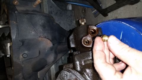 1996 Ford Bronco - The 4-bolt steering gear I got from the Junk Yard had O-ring type fittings on both the pressure line and the return line. I modified my ret…